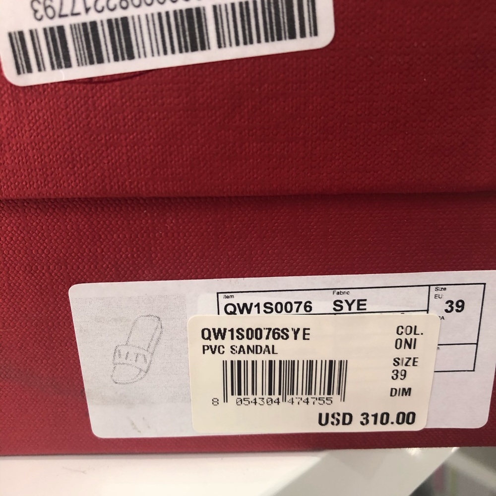 Valentino Slides View 5